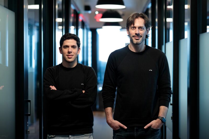 R2, una startup latinoamericana que crea herramientas de préstamo para empresas tecnológicas de la región, recaudó US$59 millones de dólares en capital y deuda. R2, una startup latinoamericana que crea herramientas de préstamo para empresas tecnológicas de la región, recaudó US$59 millones de dólares en capital y deuda.