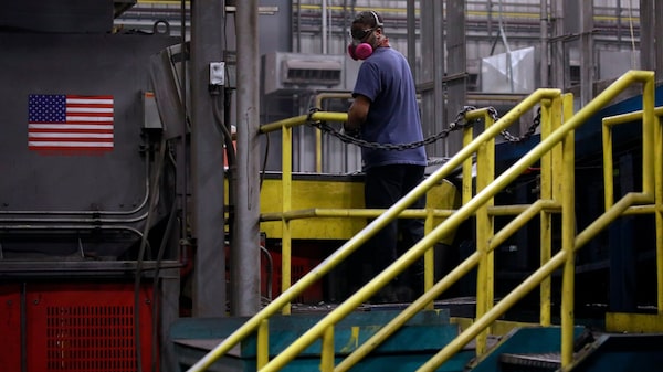 Producción industrial de EE.UU. aumenta con ayuda de los bienes de consumo Producción industrial de EE.UU. aumenta con ayuda de los bienes de consumo