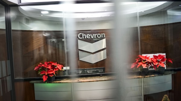 Venezuela libera a un estadounidense mientras se extiende la exención a Chevron Venezuela libera a un estadounidense mientras se extiende la exención a Chevron