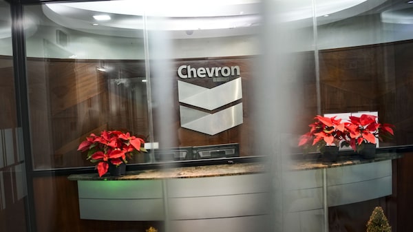 Única petroleira global na Venezuela, Chevron se arrisca no embate de Trump e Maduro Única petroleira global na Venezuela, Chevron se arrisca no embate de Trump e Maduro