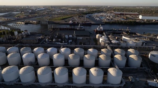 El petróleo cae mientras Trump confirma acuerdo con Irán y reapertura de Ormuz El petróleo cae mientras Trump confirma acuerdo con Irán y reapertura de Ormuz