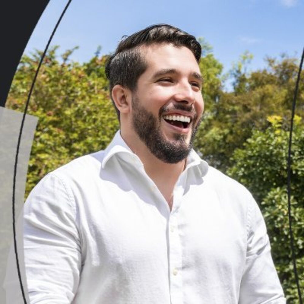 médico cirujano de la Universidad de Caldas y expresentante liberal a la Cámara de Representantes médico cirujano de la Universidad de Caldas y expresentante liberal a la Cámara de Representantes