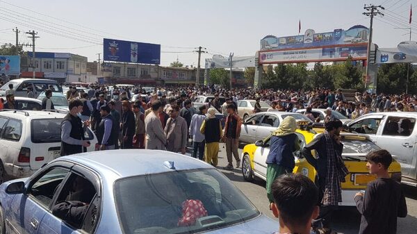 Presidente interino del banco central huye de Afganistán y la moneda cae en medio del caos Presidente interino del banco central huye de Afganistán y la moneda cae en medio del caos