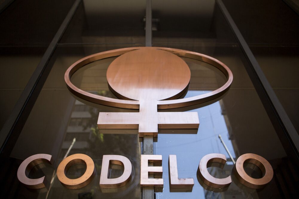 La fachada de la estatal Codelco. Fotógrafo: Ronald Patrick/Bloomberg La fachada de la estatal Codelco. Fotógrafo: Ronald Patrick/Bloomberg