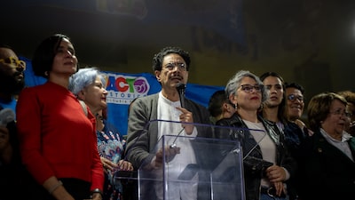 Cepeda y Petro guardan silencio, pero aliados ya reconocen triunfo de De la Espriella Cepeda y Petro guardan silencio, pero aliados ya reconocen triunfo de De la Espriella