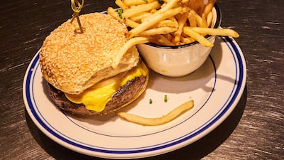 Inflação impulsiona ‘menu kids’ para adultos em restaurantes dos EUA Inflação impulsiona ‘menu kids’ para adultos em restaurantes dos EUA