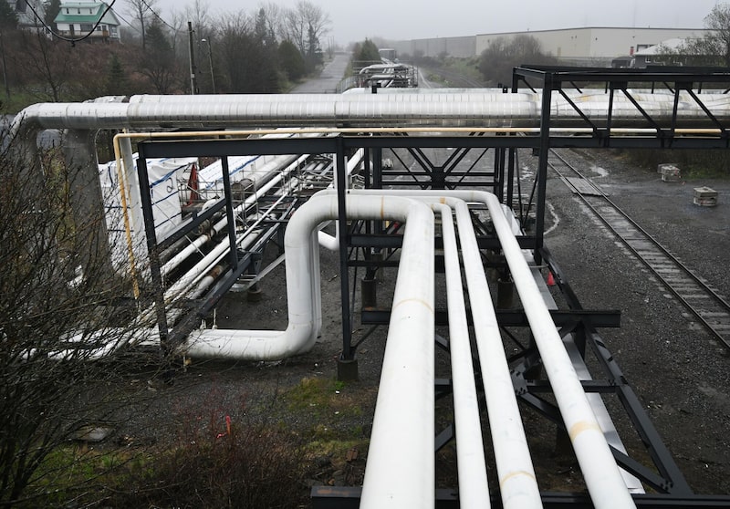 Tuberías junto a la refinería de petróleo Irving en Saint John, Nuevo Brunswick (Canadá), el miércoles 7 de mayo de 2025. La ciudad es la más vulnerable de Canadá ante las tensiones comerciales con EE. UU. debido a su dependencia del mercado estadounidense para las exportaciones de petróleo, madera y productos del mar, según datos publicados en febrero por la Cámara de Comercio de Canadá, informa CTV News. Tuberías junto a la refinería de petróleo Irving en Saint John, Nuevo Brunswick (Canadá), el miércoles 7 de mayo de 2025. La ciudad es la más vulnerable de Canadá ante las tensiones comerciales con EE. UU. debido a su dependencia del mercado estadounidense para las exportaciones de petróleo, madera y productos del mar, según datos publicados en febrero por la Cámara de Comercio de Canadá, informa CTV News.