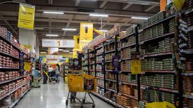 Confianza del consumidor se mantiene en terreno positivo, pero cayó en enero Confianza del consumidor se mantiene en terreno positivo, pero cayó en enero