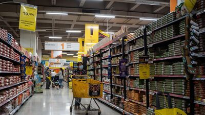 La Estrategia del Día: Dólar se descuelga y confianza del consumidor se recupera La Estrategia del Día: Dólar se descuelga y confianza del consumidor se recupera