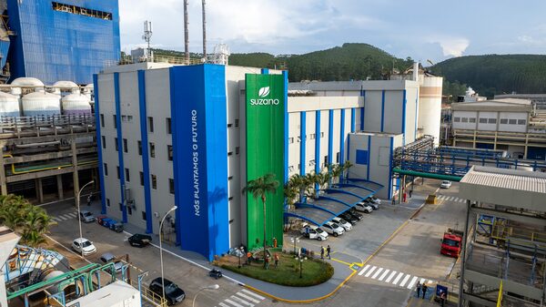 Suzano considera novas emissões de títulos em moeda chinesa, diz CFO Suzano considera novas emissões de títulos em moeda chinesa, diz CFO
