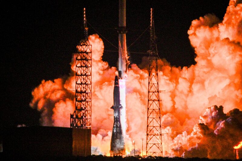 Una ronda sorpresa de despidos u otras reducciones se produciría aproximadamente un mes después de que Blue Origin estrenara su cohete insignia New Glenn. (Miguel J. Rodriguez Carrillo/Getty Images). Una ronda sorpresa de despidos u otras reducciones se produciría aproximadamente un mes después de que Blue Origin estrenara su cohete insignia New Glenn. (Miguel J. Rodriguez Carrillo/Getty Images).