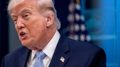 Donald Trump borra un post en el que aparentemente se le representaba como Jesucristo Donald Trump borra un post en el que aparentemente se le representaba como Jesucristo