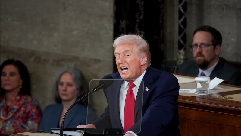 Trump hace de su discurso del Estado de la Unión un mitin en busca de impulso económico Trump hace de su discurso del Estado de la Unión un mitin en busca de impulso económico