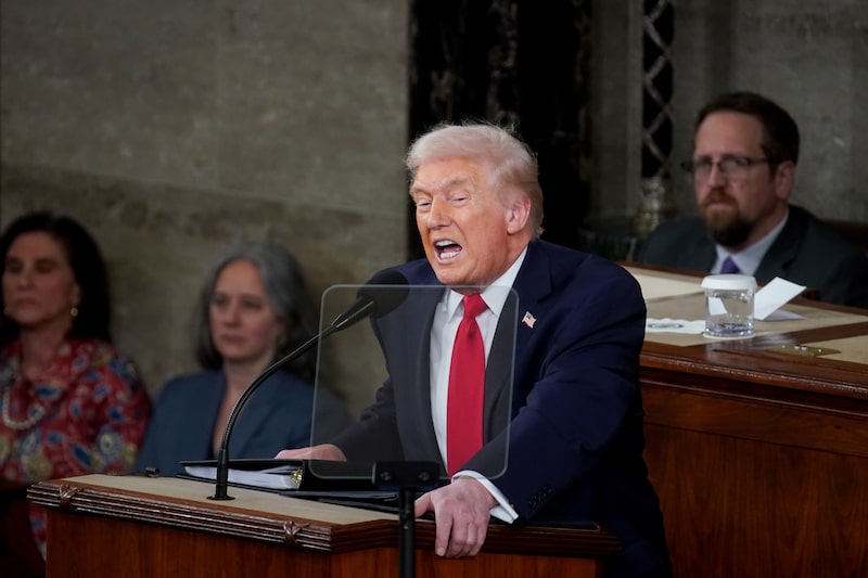Trump hace de su discurso del Estado de la Unión un mitin en busca de impulso económico Trump hace de su discurso del Estado de la Unión un mitin en busca de impulso económico