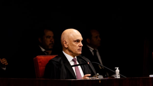 Moraes acusa Mendonça de conduzir investigação política Moraes acusa Mendonça de conduzir investigação política
