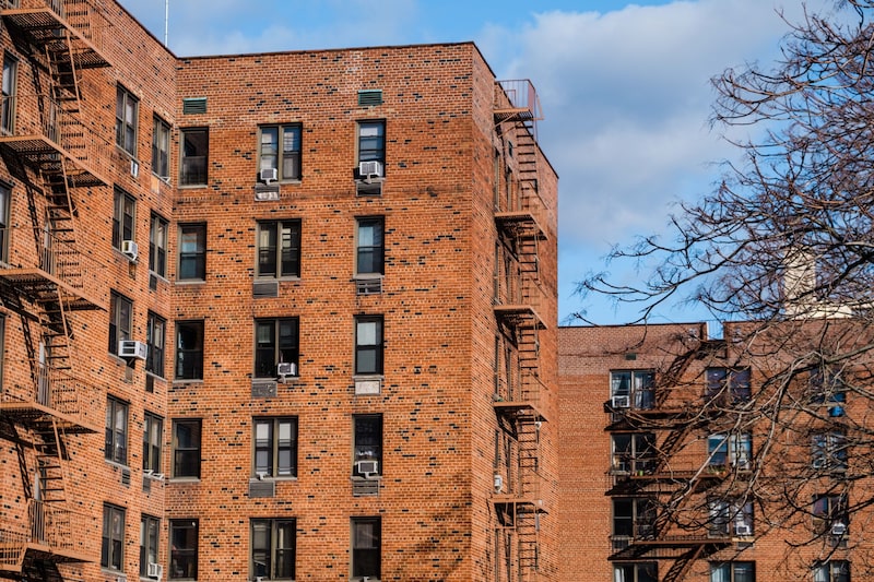Edificios de apartamentos en el barrio de Flushing, en el distrito neoyorquino de Queens, Estados Unidos, el lunes 29 de marzo de 2021. Edificios de apartamentos en el barrio de Flushing, en el distrito neoyorquino de Queens, Estados Unidos, el lunes 29 de marzo de 2021.