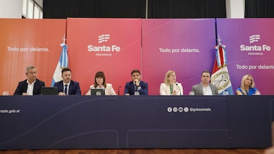 Fuerzas Armadas se suman a la lucha contra el narcotráfico en Rosario y habrá un proyecto antimafia Fuerzas Armadas se suman a la lucha contra el narcotráfico en Rosario y habrá un proyecto antimafia