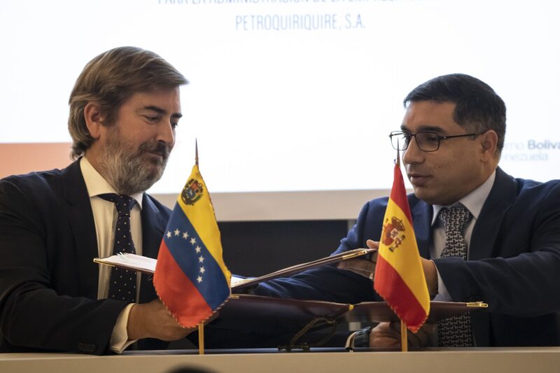 Francisco Gea, executive managing director of Exploration and Production (E&P) at Repsol SA, left, and Pedro Rafael Tellechea, Venezuelas oil minister and president of Petroleos de Venezuela SA (PDVSA), during a news conference in Caracas, Venezuela, on Monday, Dec. 18, 2023.405630170 Francisco Gea, executive managing director of Exploration and Production (E&P) at Repsol SA, left, and Pedro Rafael Tellechea, Venezuelas oil minister and president of Petroleos de Venezuela SA (PDVSA), during a news conference in Caracas, Venezuela, on Monday, Dec. 18, 2023.405630170