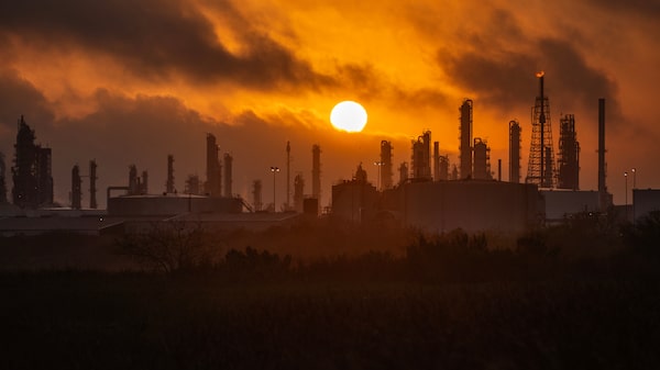 Petróleo WTI alcanza US$110 y diésel supera US$200 ante riesgo de escalada entre EE.UU. e Irán Petróleo WTI alcanza US$110 y diésel supera US$200 ante riesgo de escalada entre EE.UU. e Irán