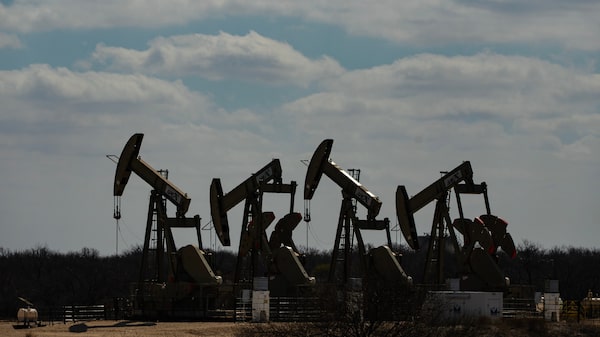 Ibovespa cai mais de 2% com pressão do petróleo e guerra no Oriente Médio Ibovespa cai mais de 2% com pressão do petróleo e guerra no Oriente Médio