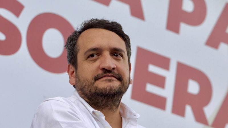 Hijo del expresidente AMLO renuncia a cargo en partido gobernante Morena: busca ser diputado Hijo del expresidente AMLO renuncia a cargo en partido gobernante Morena: busca ser diputado