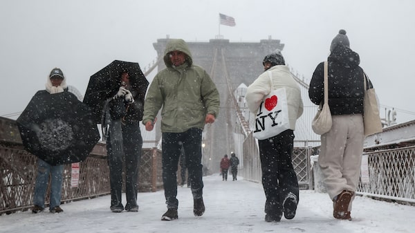 Nueva York queda aislada por tormenta invernal: hay miles de vuelos y rutas canceladas Nueva York queda aislada por tormenta invernal: hay miles de vuelos y rutas canceladas