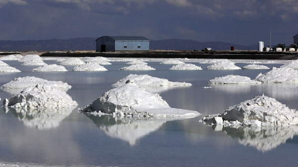 El “Señor litio” advierte que no hay suficiente metal para producir baterías El “Señor litio” advierte que no hay suficiente metal para producir baterías