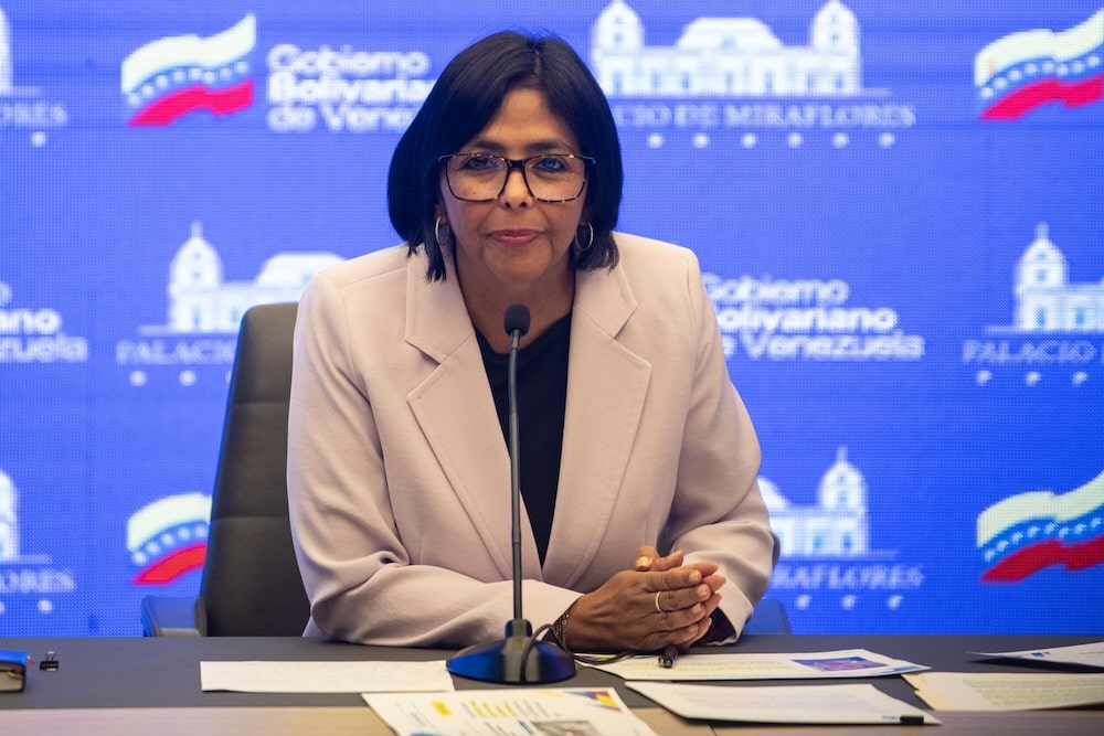 La relación profesional de Abelardo de la Espriella con Alex Saab podría desencadenarle diferencias con Delcy Rodríguez, en caso de ser escogido como presidente de Colombia, según analista. La relación profesional de Abelardo de la Espriella con Alex Saab podría desencadenarle diferencias con Delcy Rodríguez, en caso de ser escogido como presidente de Colombia, según analista.