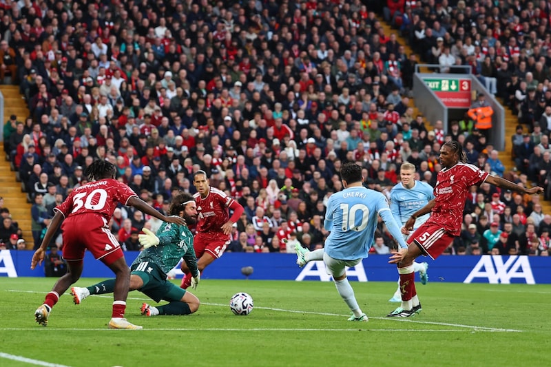 Clubes ingleses gastam bilhões e correm risco de quebrar sem dinheiro dos donos (Foto: Robbie Jay Barratt/Getty Images) Clubes ingleses gastam bilhões e correm risco de quebrar sem dinheiro dos donos (Foto: Robbie Jay Barratt/Getty Images)