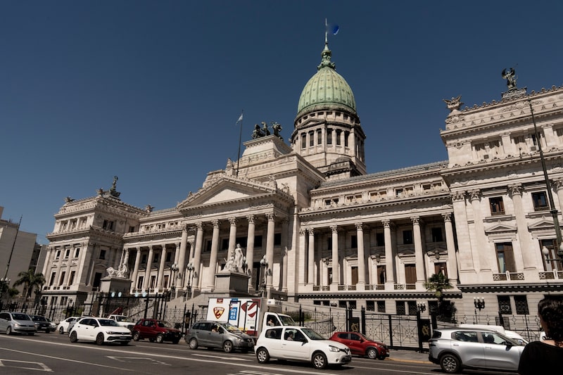 Fitch: La mejora crediticia de Argentina depende de su acumulación de reservas. Fitch: La mejora crediticia de Argentina depende de su acumulación de reservas.