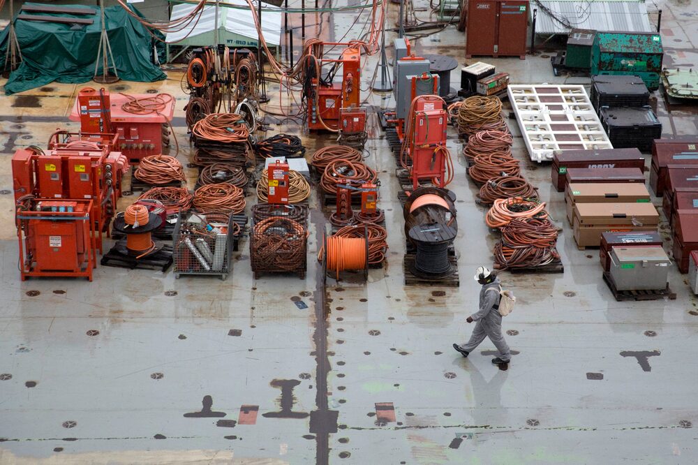Trabalhador no navio USS Gerald R. Ford (Foto: Andrew Harrer/Bloomberg)
Trabalhador no navio USS Gerald R. Ford (Foto: Andrew Harrer/Bloomberg)