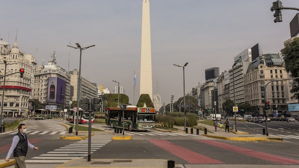 Economía argentina creció 0,6% en abril, pero advierten “por lo que se viene” Economía argentina creció 0,6% en abril, pero advierten “por lo que se viene”