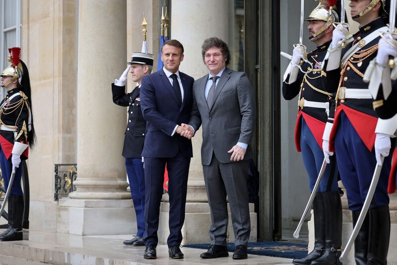 French President Emmanuel Macron (L) and Argentine President Javier Milei (R) pose shaking hands before their meeting at the Elysee presidential palace in Paris, on July 26, 2024. (Photo by Ludovic MARIN / AFP) (Photo by LUDOVIC MARIN/AFP via Getty Images) French President Emmanuel Macron (L) and Argentine President Javier Milei (R) pose shaking hands before their meeting at the Elysee presidential palace in Paris, on July 26, 2024. (Photo by Ludovic MARIN / AFP) (Photo by LUDOVIC MARIN/AFP via Getty Images)