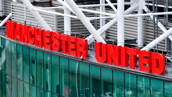 Los hinchas del Manchester United protestan contra los Glazer ante inminente venta del club Los hinchas del Manchester United protestan contra los Glazer ante inminente venta del club