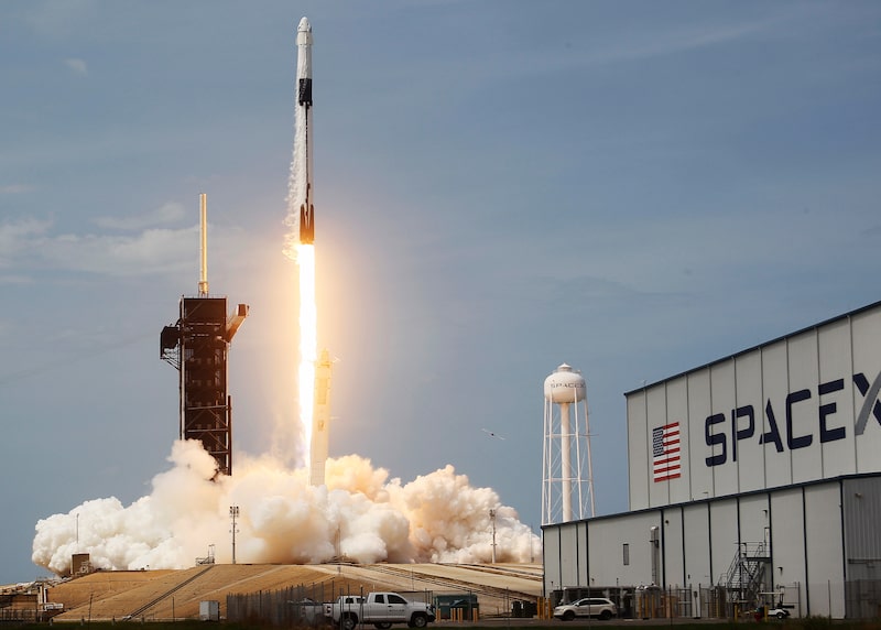 SpaceX afianza su posición frente a la NASA al traer a casa la tripulación de Boeing SpaceX afianza su posición frente a la NASA al traer a casa la tripulación de Boeing