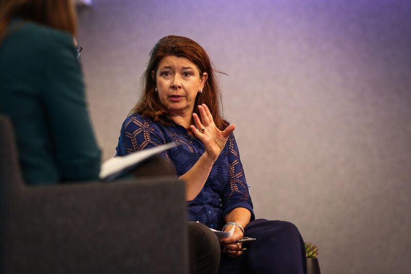 Lisa Schineller, analista de calificaciones soberanas para México en S&P, dijo que Pemex puede manejar los pagos de la deuda por su cuenta ante mayores ingresos Lisa Schineller, analista de calificaciones soberanas para México en S&P, dijo que Pemex puede manejar los pagos de la deuda por su cuenta ante mayores ingresos