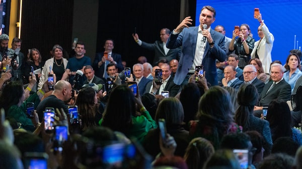Empresarios que antes evitaban a Flávio Bolsonaro ahora buscan influir en su posible gobierno Empresarios que antes evitaban a Flávio Bolsonaro ahora buscan influir en su posible gobierno