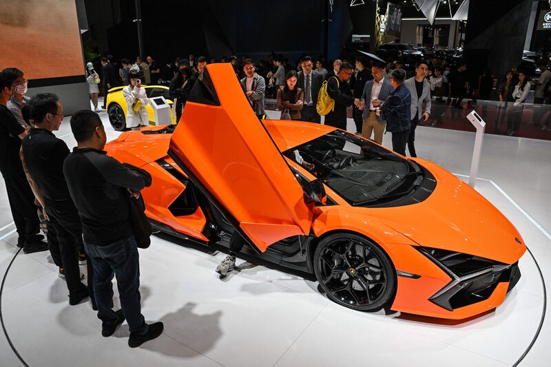 Un Lamborghini Revuelto Fotógrafo: Hector Retamal/AFP/Getty Images Un Lamborghini Revuelto Fotógrafo: Hector Retamal/AFP/Getty Images
