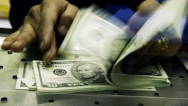 Las dos caras del peso fuerte: gana el inversionista, pierde el exportador colombiano Las dos caras del peso fuerte: gana el inversionista, pierde el exportador colombiano