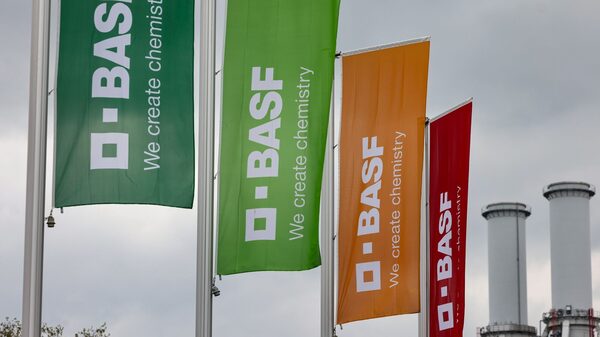 BASF inicia processo de venda de negócio de revestimentos e pode buscar US$ 6,8 bi BASF inicia processo de venda de negócio de revestimentos e pode buscar US$ 6,8 bi