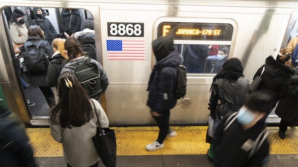 Empresas de EE.UU. reducen contrataciones y se moderan ganancias salariales: ADP Empresas de EE.UU. reducen contrataciones y se moderan ganancias salariales: ADP