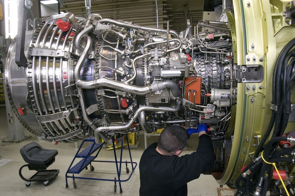 GE Profit Exceeds Estimates as Order Backlog Rises GE Profit Exceeds Estimates as Order Backlog Rises