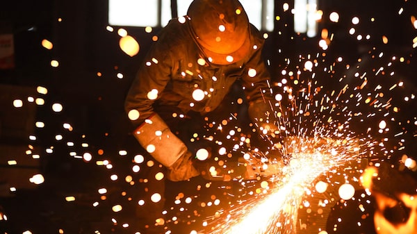 La crisis económica china pasa factura a los sectores del carbón y el acero La crisis económica china pasa factura a los sectores del carbón y el acero