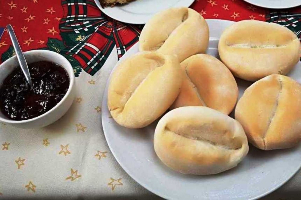 El pan, uno de los alimentos de mayor consumo en Perú, forma parte de la canasta básica familiar y sería exonerado del IGV hasta julio del 2022. El pan, uno de los alimentos de mayor consumo en Perú, forma parte de la canasta básica familiar y sería exonerado del IGV hasta julio del 2022.