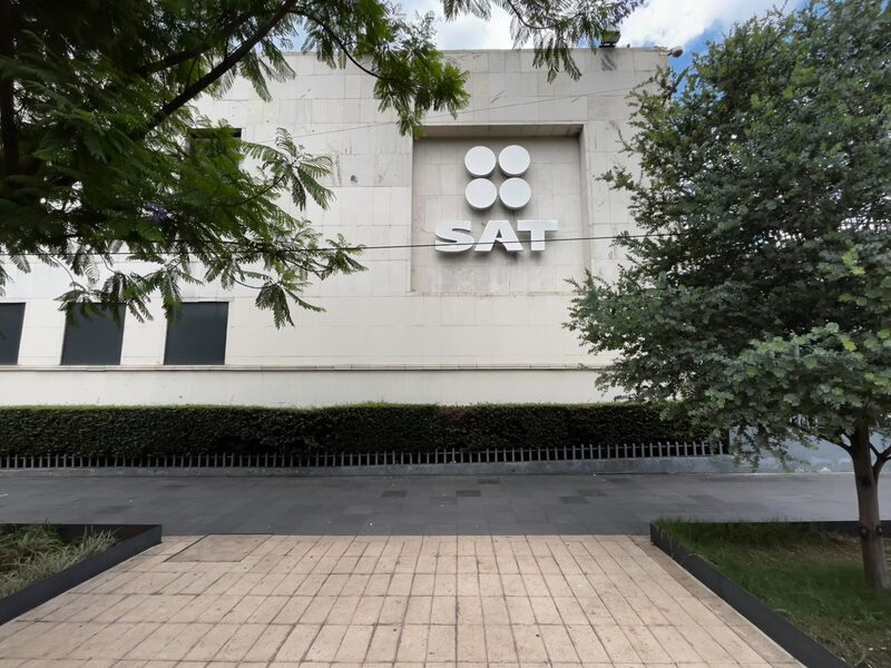 Servicio de Administración Tributaria (SAT) de México Servicio de Administración Tributaria (SAT) de México