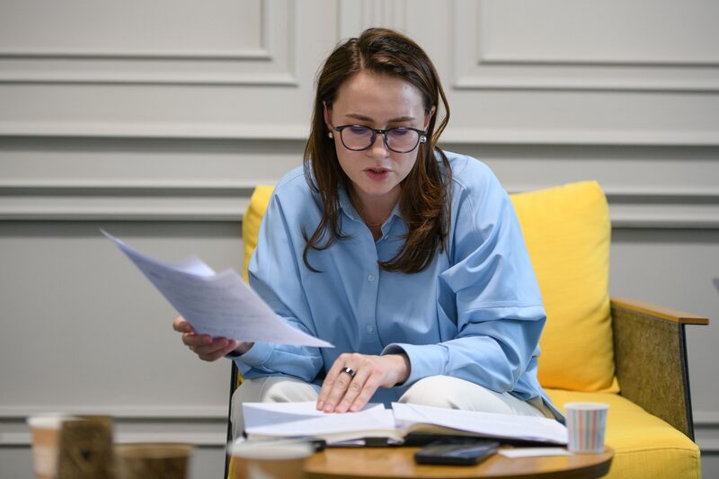 La nueva primera ministra de Ucrania dijo que es probable que busque más financiación del Fondo Monetario Internacional en su intento de apuntalar las necesidades fiscales de la nación sin que se vislumbre el final de la guerra con Rusia. (Olga Ivashchenko/Bloomberg) La nueva primera ministra de Ucrania dijo que es probable que busque más financiación del Fondo Monetario Internacional en su intento de apuntalar las necesidades fiscales de la nación sin que se vislumbre el final de la guerra con Rusia. (Olga Ivashchenko/Bloomberg)