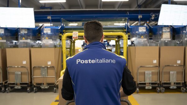 Itália fortalece ‘campeão nacional’ com entrada da Poste na Telecom Italia Itália fortalece ‘campeão nacional’ com entrada da Poste na Telecom Italia