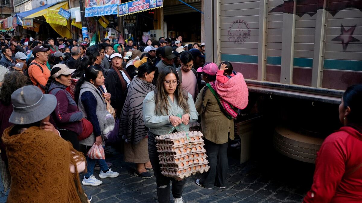 Economias como Venezuela, Bolívia e Honduras enfrentam sérios problemas estruturais, incluindo instituições enfraquecidas e dependência de commodities, tornando-se vulneráveis a crises. (Foto: Manuel Seoane)