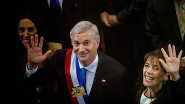 Precios de la gasolina y protestas en Chile empujan a la baja la popularidad de Kast Precios de la gasolina y protestas en Chile empujan a la baja la popularidad de Kast