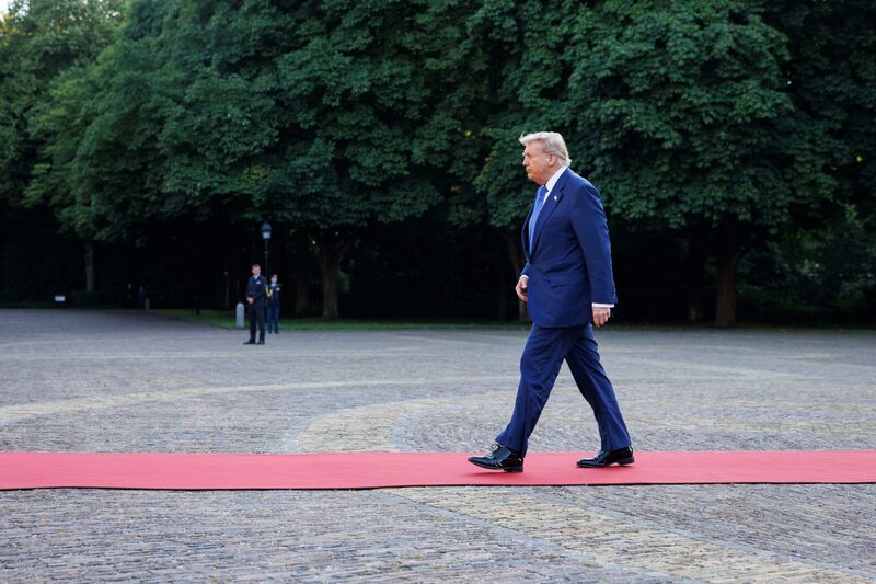 El presidente se encuentra en un viaje relámpago a La Haya para asistir a una reunión de la OTAN. El presidente se encuentra en un viaje relámpago a La Haya para asistir a una reunión de la OTAN.